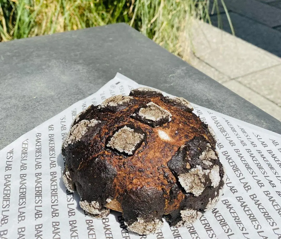 閉店】行列のできるメロンパン専門店「MELON LAB.」で食べ比べ | ロコ