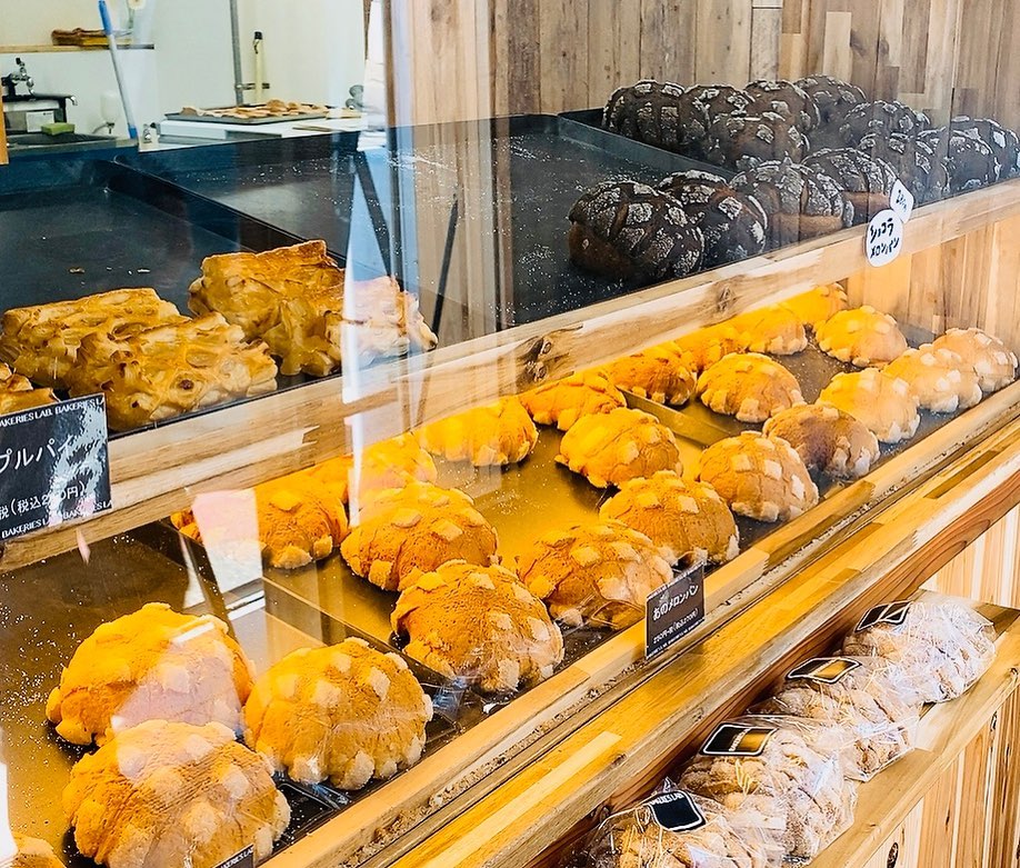 閉店】行列のできるメロンパン専門店「MELON LAB.」で食べ比べ | ロコ