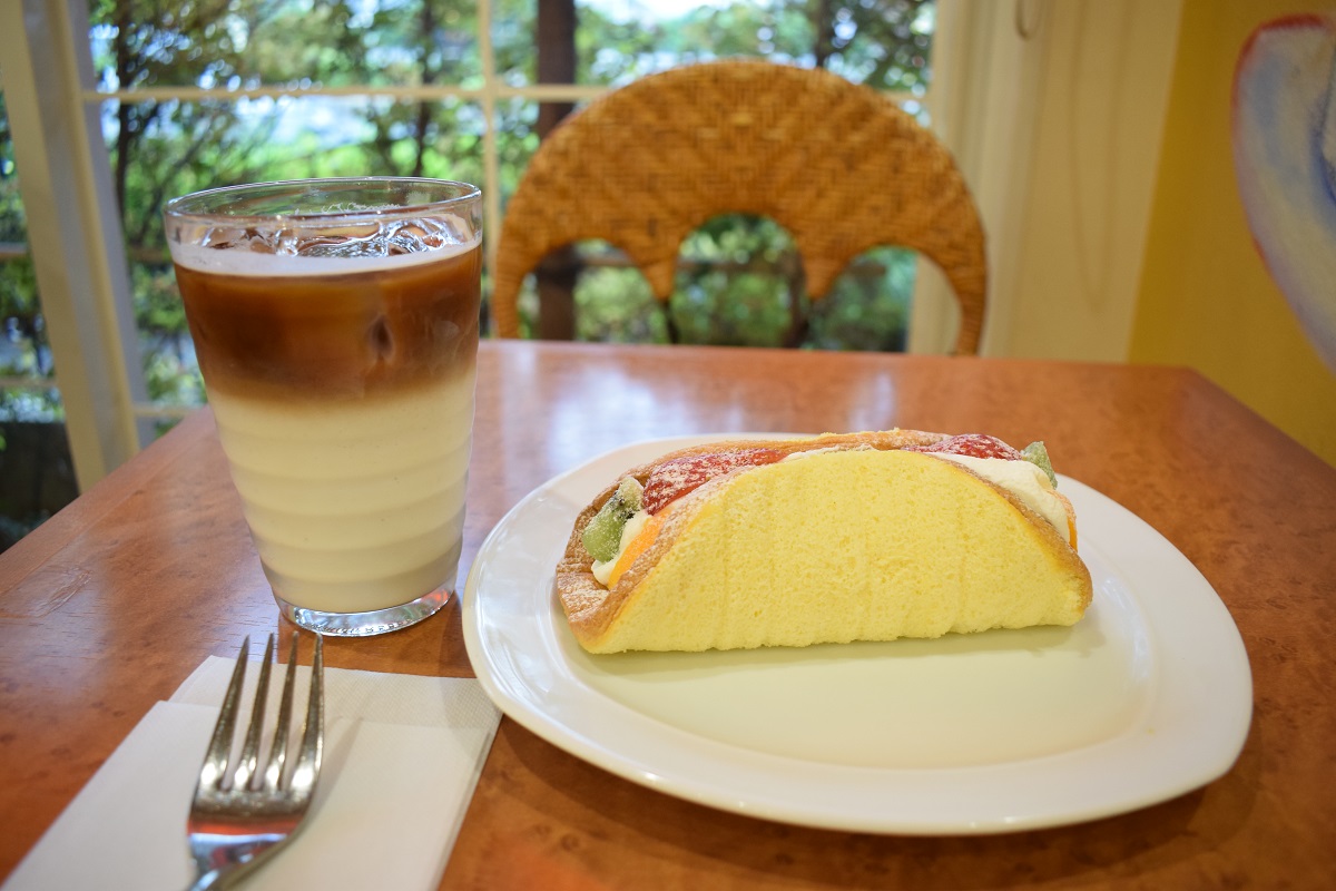 ケーキと飲み物